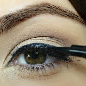 Here's How to Apply Eyeliner Like a Pro