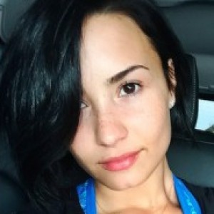 8 Celebrities Who Look Gorgeous Without Makeup