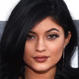 The Subtle Change Kylie Jenner Made That Changed Her Whole Look - Zergnet