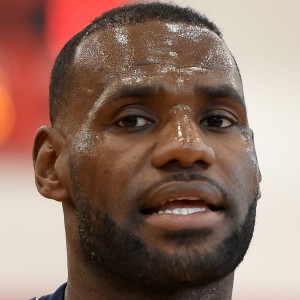 LeBron James' Former Teammate Makes a Bold Comparison - ZergNet