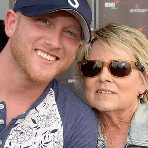 Cole Swindell Has Heartbreaking Family News