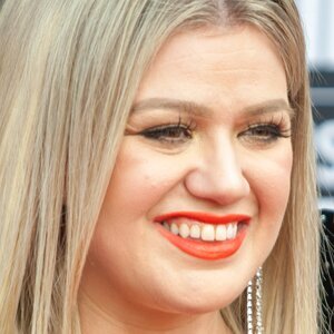 How Kelly Clarkson Lost Weight Without Exercising