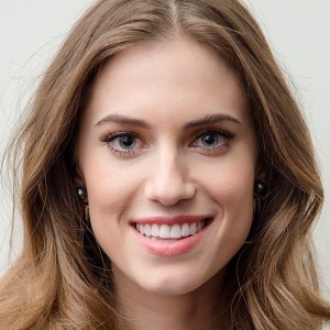 Allison Williams Shows Off Her Stunning Wedding Dress