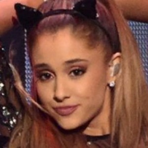 10 Celebrities Who Hate Ariana Grande