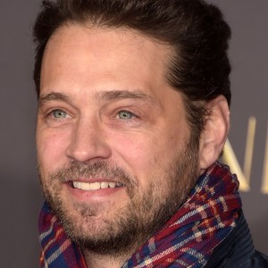 Jason Priestley's Not Happy With Tori Spelling's Bold Claims - ZergNet