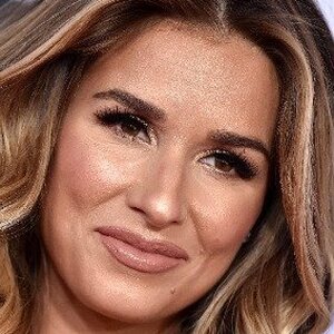 The Untold Truth Of Jessie James Decker - ZergNet