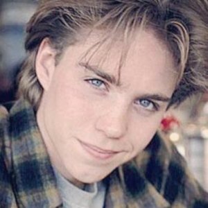 The Tragic Story Of Jonathan Brandis - Zergnet