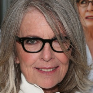 20 Gorgeous Medium Length Hairstyles for Older Women