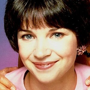The Heartbreaking Death Of Laverne & Shirley's Cindy Williams - ZergNet