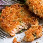 Delicious Salmon Cakes That Will Get Any Kid Hooked On Fish