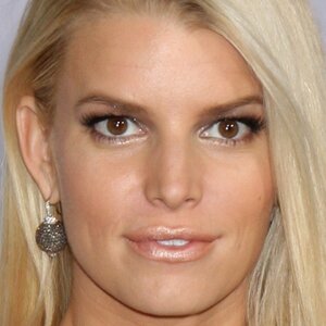 Jessica Simpson Details Secret Romance With Massive Movie Star - ZergNet