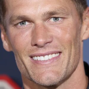 Tom Brady Admits The True Motive Behind His Underwear Selfie - ZergNet