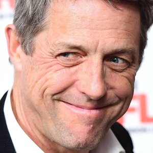 Hugh Grant's Hideously Awkward Oscars Red Carpet Interview - ZergNet