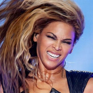 Beyonce's Hair Gets Stuck in a Fan