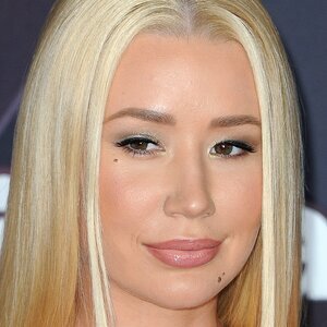 Iggy Azalea Ruined Her Own Career And Here's How - ZergNet
