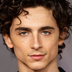 Timothée Chalamet's Dating History: From Flings To True Love - ZergNet