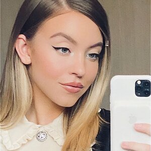 How To Take The Perfect Selfie According To Science