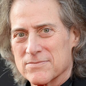 Comedian Richard Lewis Reveals Heartbreaking Health Diagnosis - ZergNet