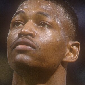 The Heartbreaking Story Of NBA Star Reggie Lewis' Death