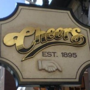 5 Iconic Sitcom Restaurants You Can Visit Today - ZergNet