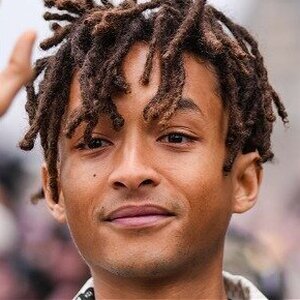 Jaden Smith's Stunning Transformation Has Fans Swooning - ZergNet