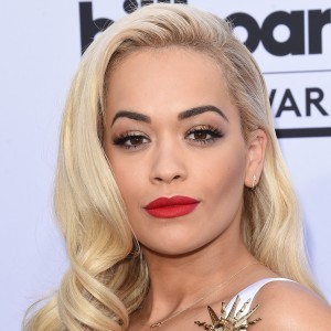 12 Ridiculous Celebrity Spray Tan Fails