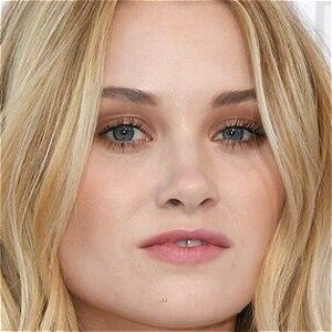 What Really Happened To The Cast Of Marvel's Runaways? - ZergNet