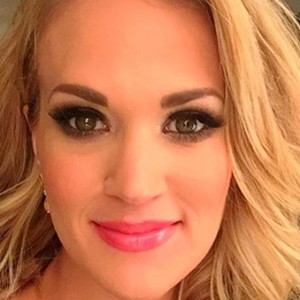 Carrie Underwood Chopped Her Hair Into a Bob