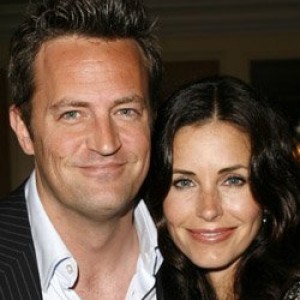 Matthew Perry and Courteney Cox Could Actually Be Dating - ZergNet