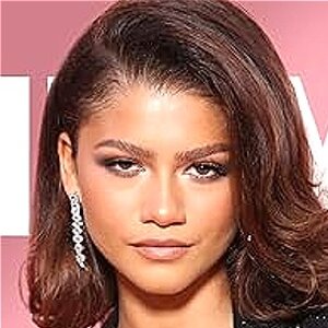 We Just Can't Help But Stare At Zendaya's Transformation