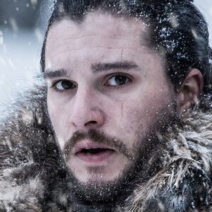 Harington Disappoints Fans With Jon Snow Series Update