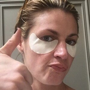 Erin Andrews Is Totally Unrecognizable Without Makeup On