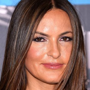 Hargitay's Latest Stunning Look Will Leave You Speechless - ZergNet