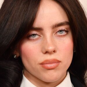 The Truth About Billie Eilish Is Spilling Out - ZergNet