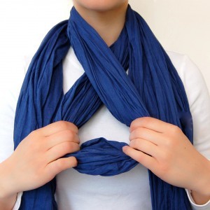 7 Different Fashion-Approved Ways to Tie a Scarf