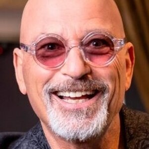 Howie Mandel Snaps At Kelly Ripa In Awkward On-Camera Moment