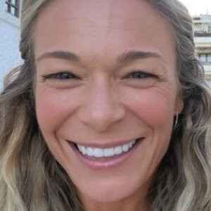 LeAnn Rimes Forced To Cancel Shows Over 'Severe Illness'