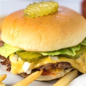 Don't Waste Your Money On These Overpriced Fast Food Burgers