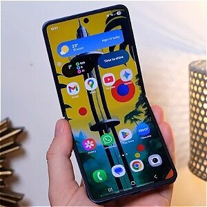 This Foldable Phone Could Actually Make Us Trade In Our iPhones