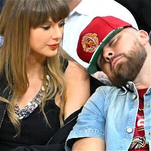 One Red Flag We All Notice In Travis & Taylor's Relationship
