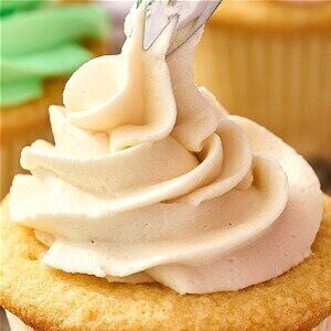 Make Canned Frosting Taste Homemade With One Simple Ingredient