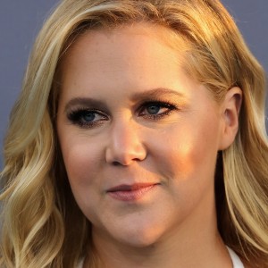 Amy Schumer Apologizes For Her Taylor Swift Thigh Gap Joke