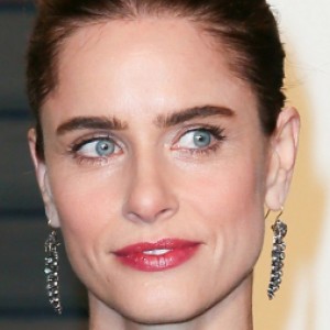 Why You'll Never See Amanda Peet Get Plastic Surgery