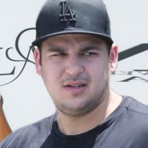 Rob Kardashian Finally Reveals His Weight - ZergNet