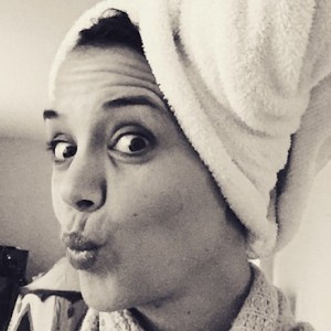 Celebrity Moms Share Gorgeous Makeup-Free Selfies - ZergNet